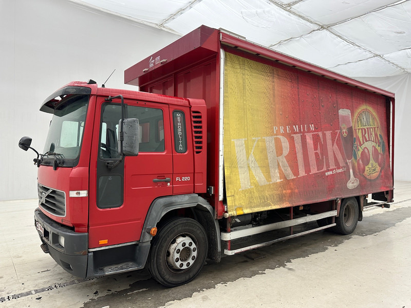 Volvo FL 220 - Камион с брезент: снимка 1 Volvo FL 220 - Камион с брезент: снимка 1