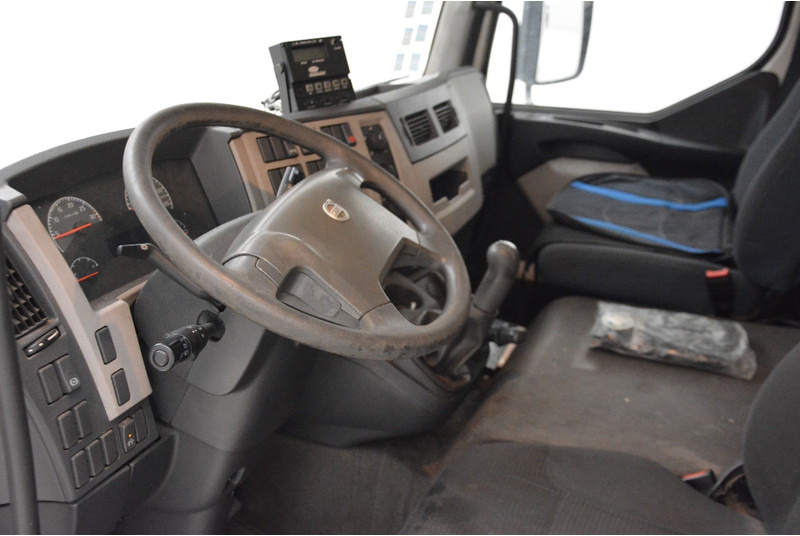 Interior photo 1: Рефрижератор камион Volvo FL 240 Interior photo 1: Рефрижератор камион Volvo FL 240