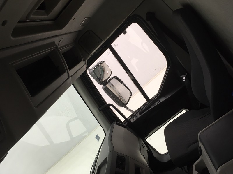 Кабина и интериор Volvo FL Volvo FL: снимка 8
