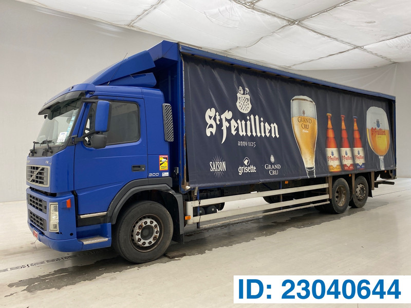 Volvo FM 300 - 6x2* - Камион с брезент: снимка 1 Volvo FM 300 - 6x2* - Камион с брезент: снимка 1