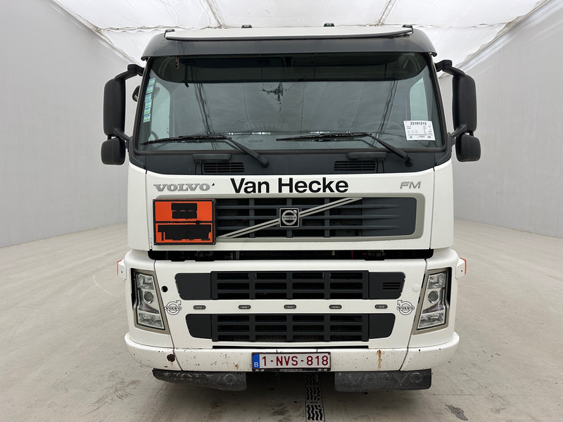 Volvo FM 300 - 6x2 - Камион цистерна: снимка 2 Volvo FM 300 - 6x2 - Камион цистерна: снимка 2