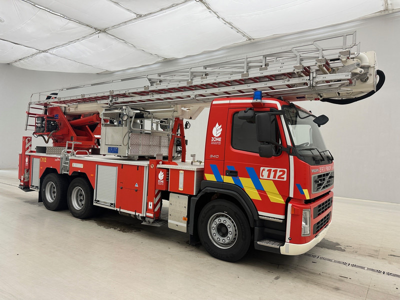 Volvo MAGIRUS ALP330 - FM 340 - 6x4 - Пожарна кола: снимка 3 Volvo MAGIRUS ALP330 - FM 340 - 6x4 - Пожарна кола: снимка 3