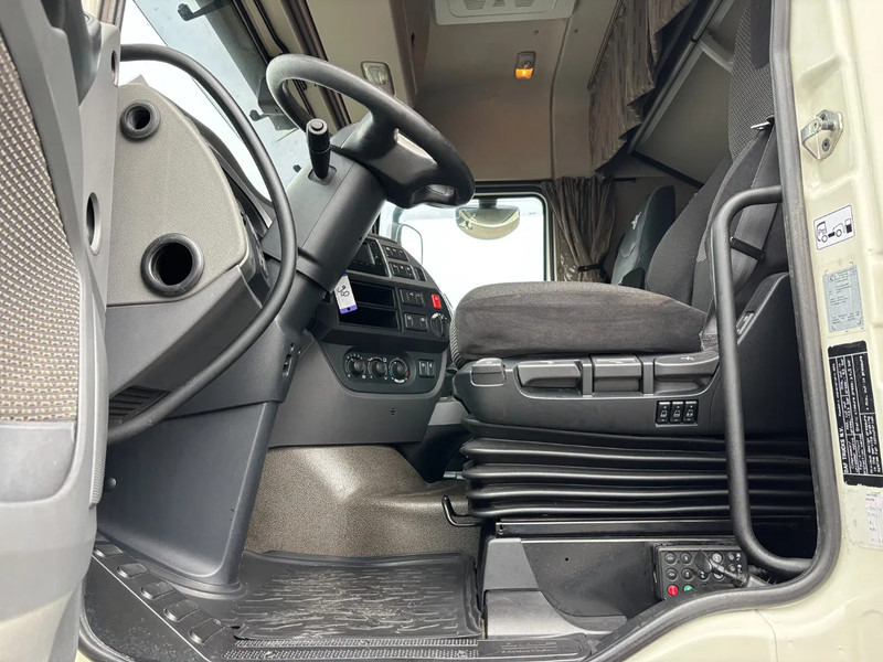 DAF XF 510 Spacecab Euro 6 Retarder - Камион с брезент: снимка 5 DAF XF 510 Spacecab Euro 6 Retarder - Камион с брезент: снимка 5