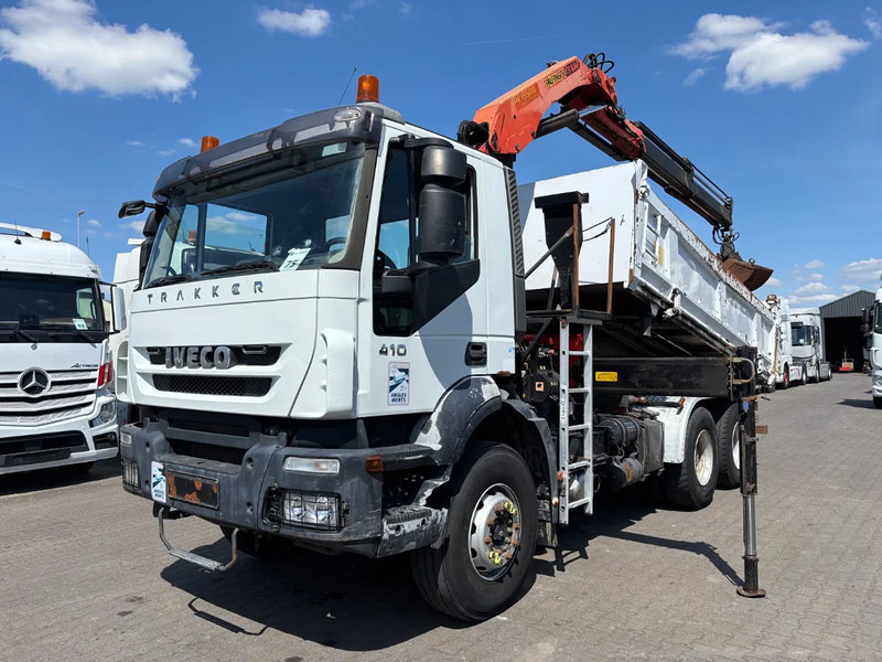 Iveco Trakker 410 6X4 Manual Gearbox 2 Way Tipper + Palfinger PK15500 - Самосвал камион, Камион с кран: снимка 1 Iveco Trakker 410 6X4 Manual Gearbox 2 Way Tipper + Palfinger PK15500 - Самосвал камион, Камион с кран: снимка 1