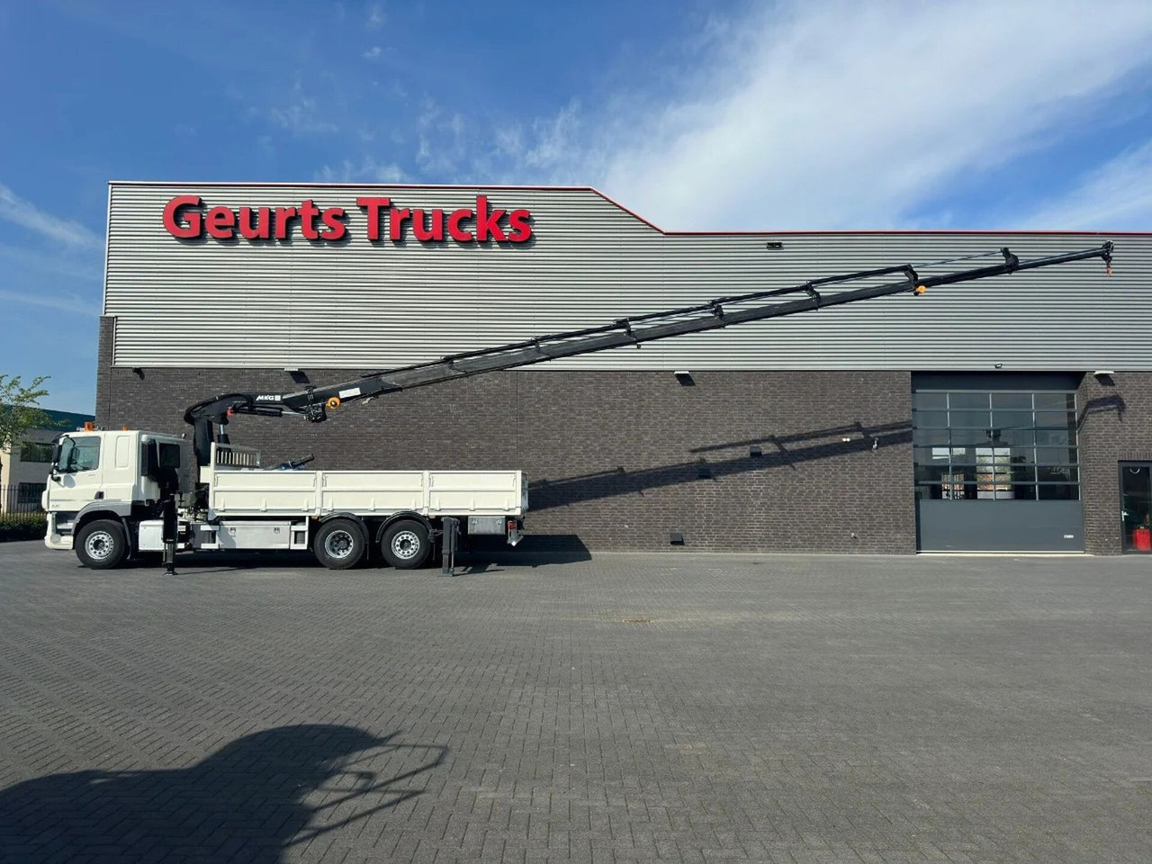 DAF CF 330 6X2 MKG HLK 341 SHP A8 KRAAN/KRAN/CANE/GR - Камион с кран: снимка 4 DAF CF 330 6X2 MKG HLK 341 SHP A8 KRAAN/KRAN/CANE/GR - Камион с кран: снимка 4