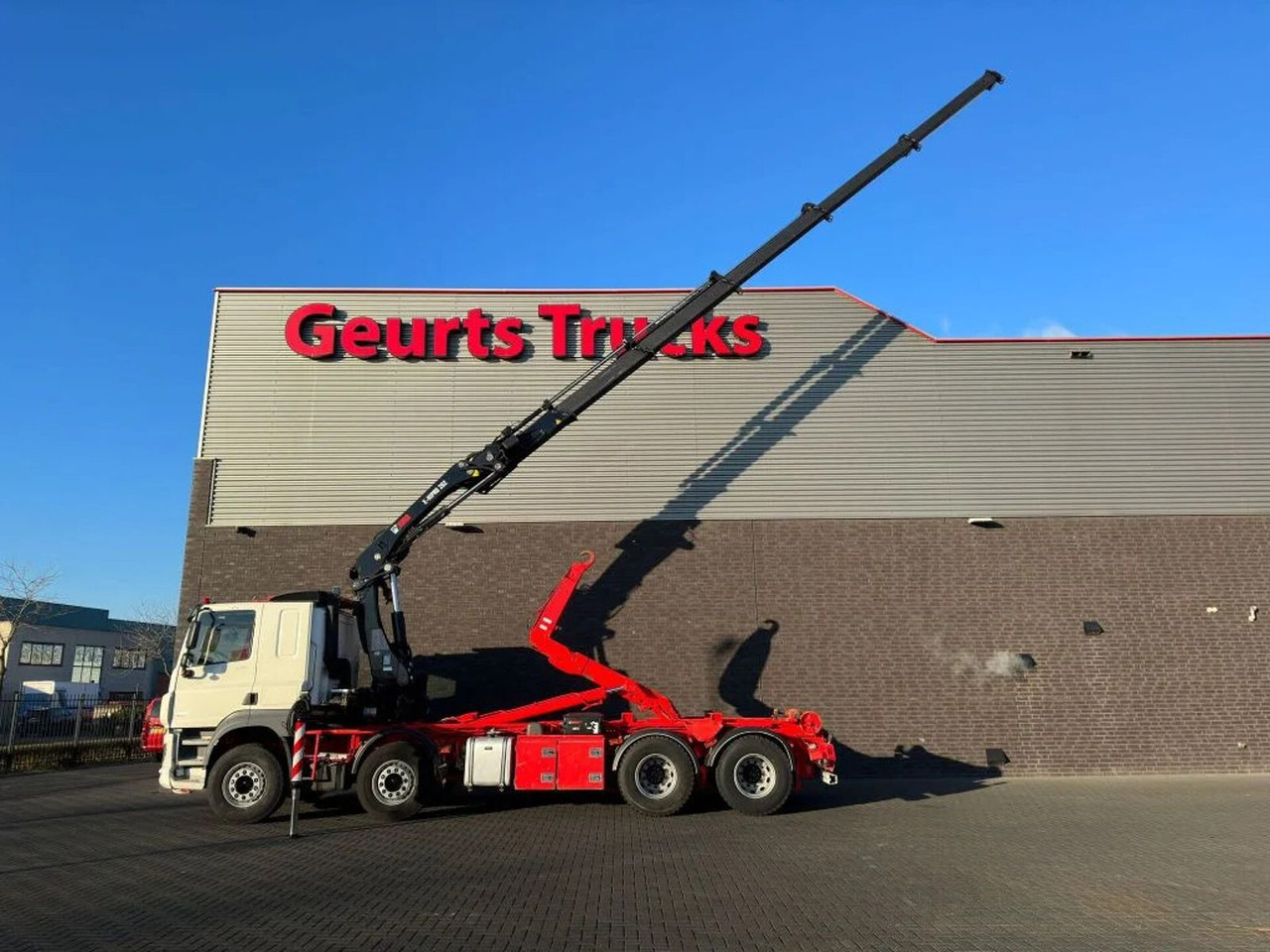 DAF CF 530 8X4 + HIAB HAAKARM + HIAB 262 EP-5 KRAAN/ - Мултилифт с кука камион: снимка 5 DAF CF 530 8X4 + HIAB HAAKARM + HIAB 262 EP-5 KRAAN/ - Мултилифт с кука камион: снимка 5
