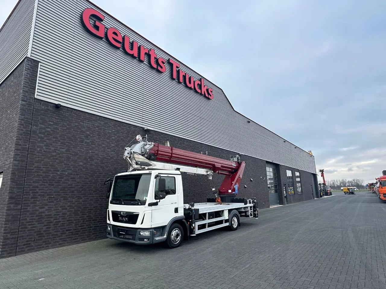 MAN TGL 7.180 4X2 BB BOCKER AK37/4000 + JIB MONTAGEK - Друга техника: снимка 3 MAN TGL 7.180 4X2 BB BOCKER AK37/4000 + JIB MONTAGEK - Друга техника: снимка 3