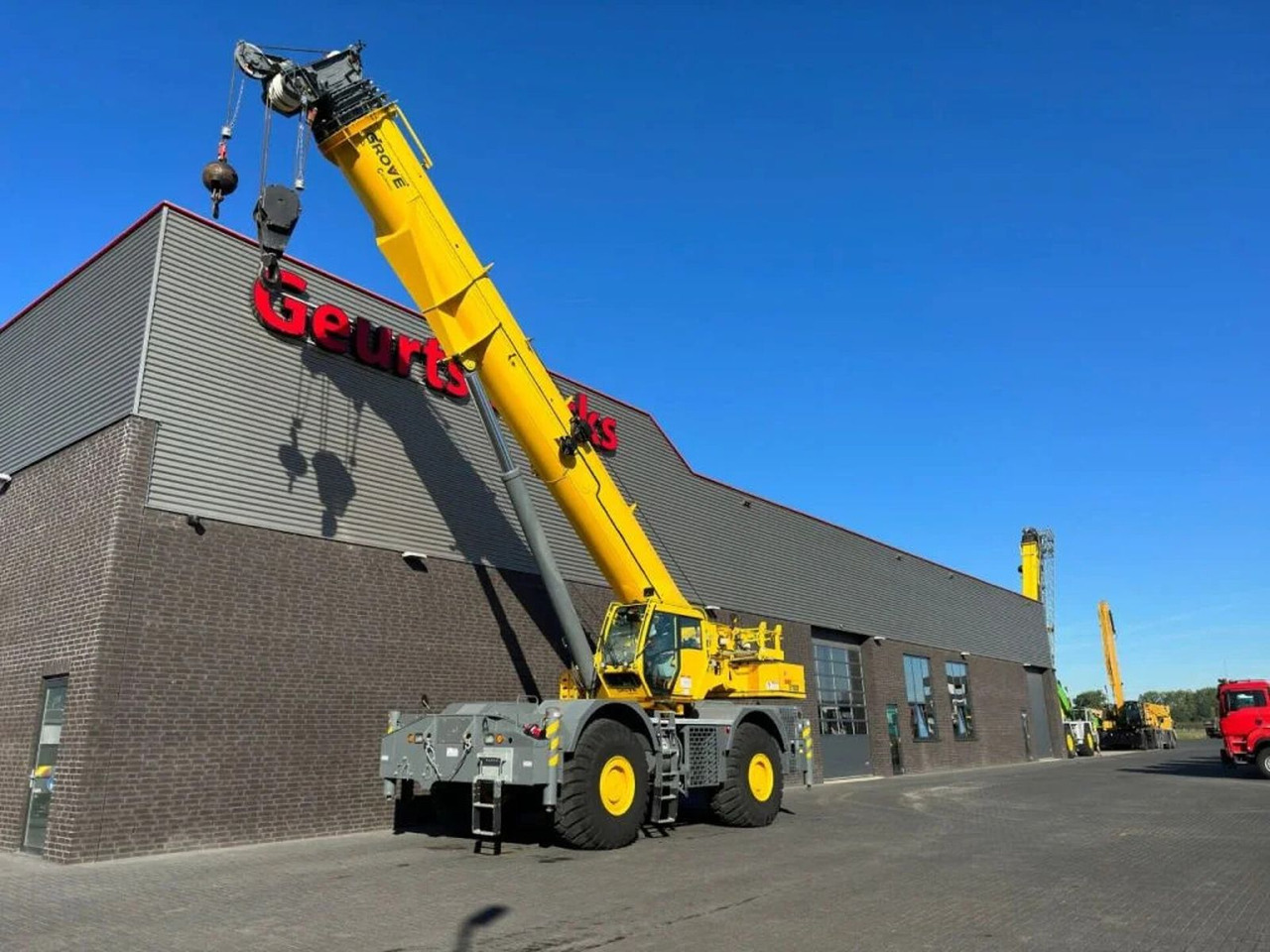 Grove GRT8100 ROUGH TERRAIN CRANE - Кулокран: снимка 2 Grove GRT8100 ROUGH TERRAIN CRANE - Кулокран: снимка 2