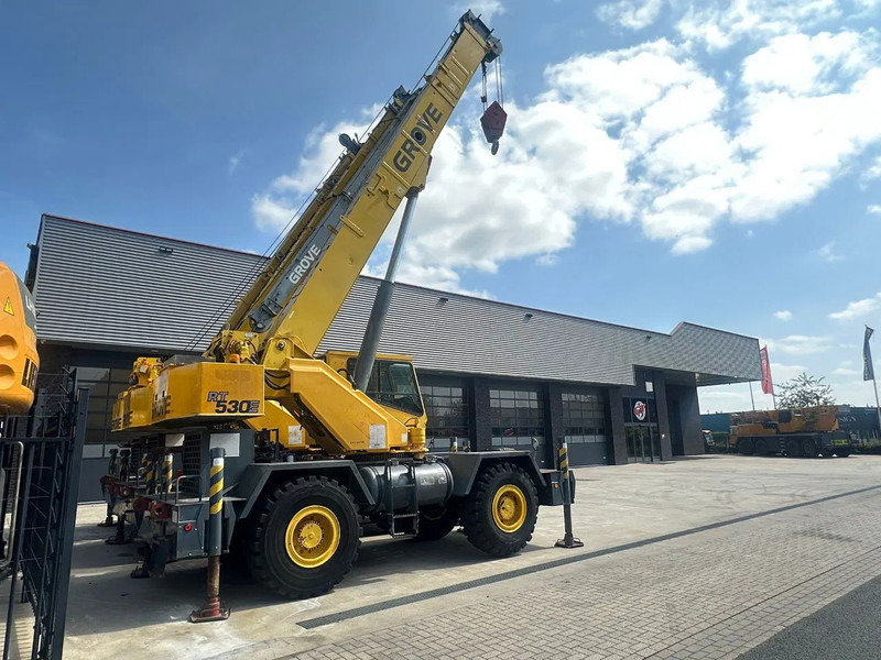 Grove RT 530E ROUGH TERRAIN CRANE - Кран за пресечени терени: снимка 4 Grove RT 530E ROUGH TERRAIN CRANE - Кран за пресечени терени: снимка 4