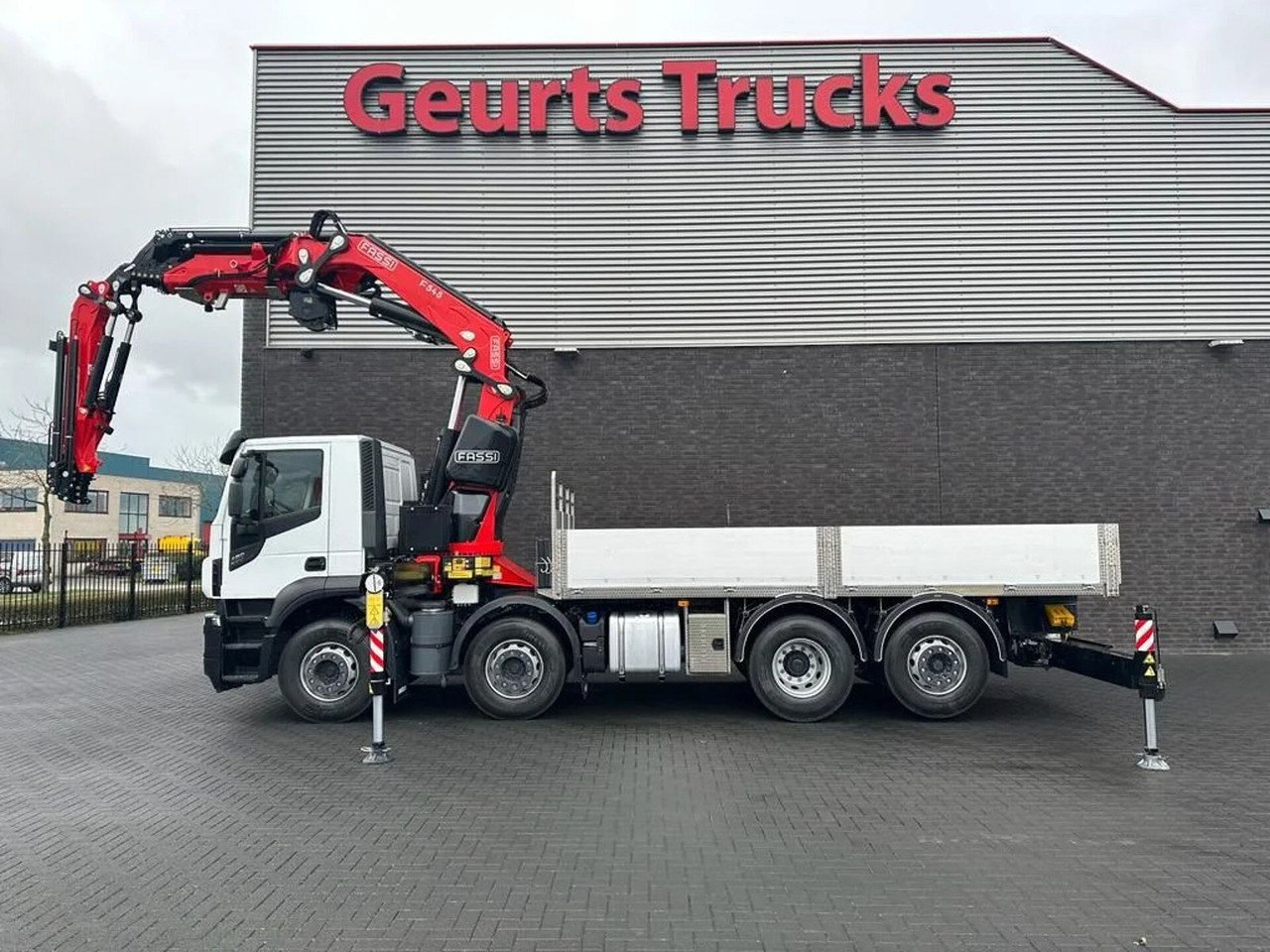 Iveco Stralis 480 X-WAY 8X2 + FASSI 545RA.2.26 + JIB L - Камион с кран: снимка 5 Iveco Stralis 480 X-WAY 8X2 + FASSI 545RA.2.26 + JIB L - Камион с кран: снимка 5