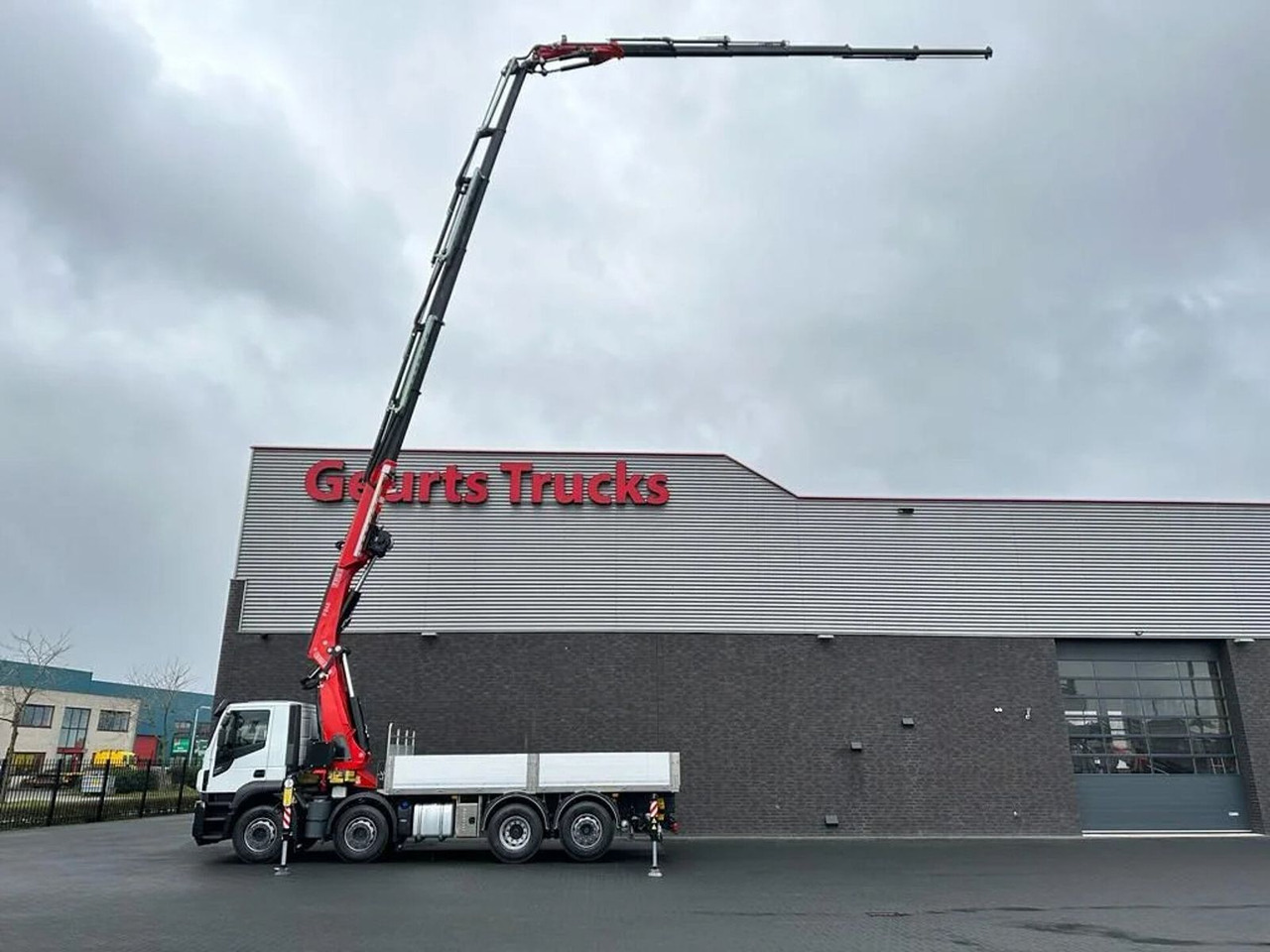 Iveco Stralis 480 X-WAY 8X2 + FASSI 545RA.2.26 + JIB L - Камион с кран: снимка 4 Iveco Stralis 480 X-WAY 8X2 + FASSI 545RA.2.26 + JIB L - Камион с кран: снимка 4