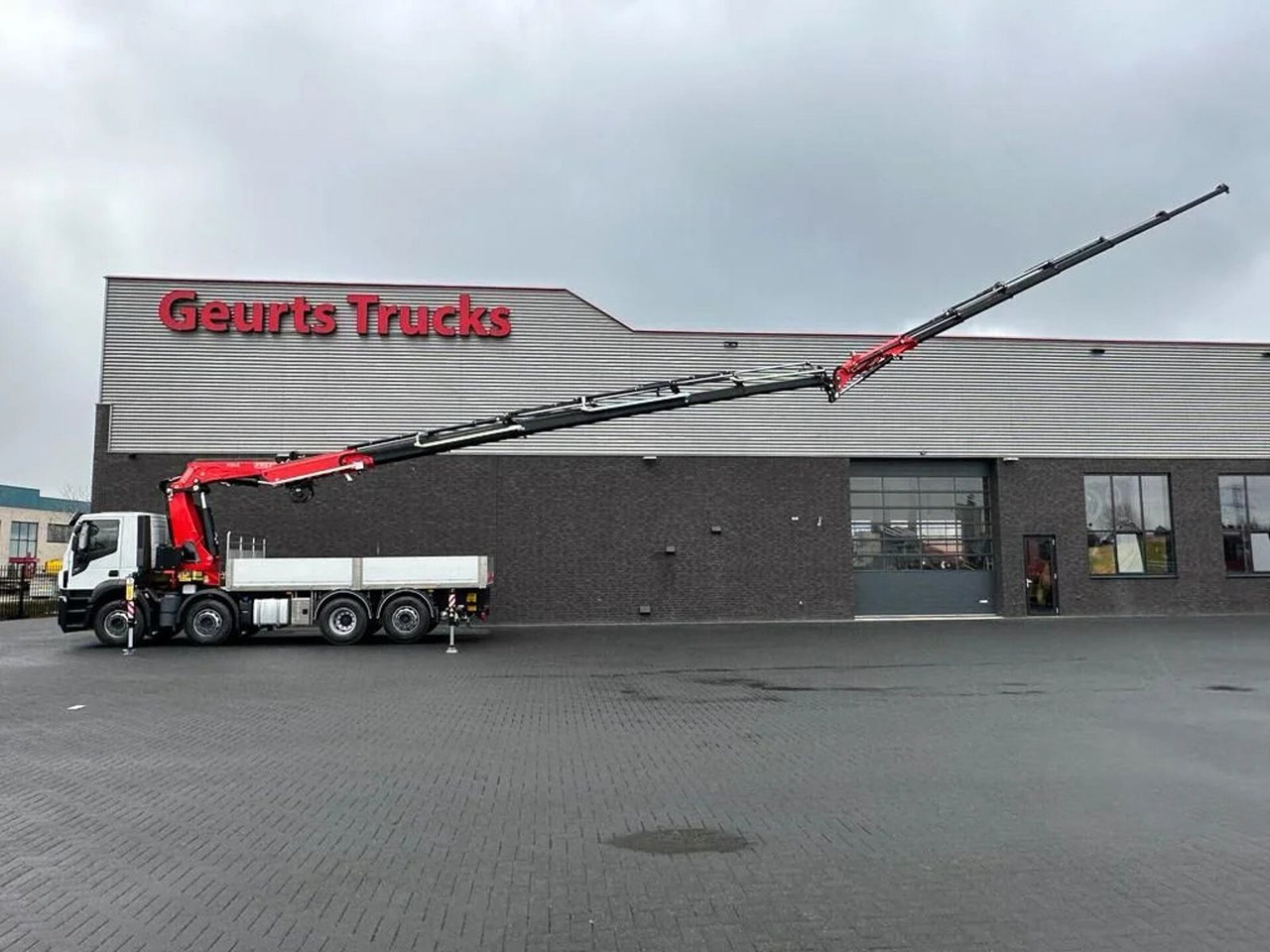 Iveco Stralis 480 X-WAY 8X2 + FASSI 545RA.2.26 + JIB L - Камион с кран: снимка 3 Iveco Stralis 480 X-WAY 8X2 + FASSI 545RA.2.26 + JIB L - Камион с кран: снимка 3