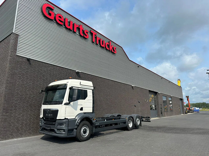 MAN TGS 26.520 6X2H-4 BL CH HYDRO DRIVE CHASSIS CABINE (NIEUW) - Шаси кабина: снимка 2 MAN TGS 26.520 6X2H-4 BL CH HYDRO DRIVE CHASSIS CABINE (NIEUW) - Шаси кабина: снимка 2