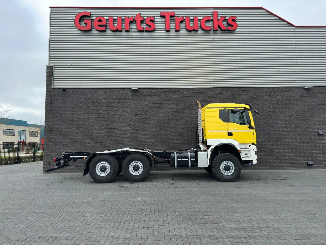 MAN TGS 33.540 6X6 BB CH HEAVY DUTY CHASSIS CABINE/N - Шаси кабина: снимка 4 MAN TGS 33.540 6X6 BB CH HEAVY DUTY CHASSIS CABINE/N - Шаси кабина: снимка 4