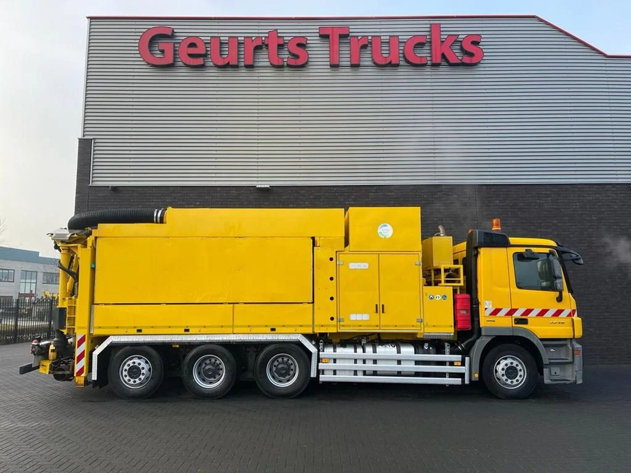 Mercedes-Benz Actros 3248 8X4 TRIDEM MTS DINO 12 SAUGBAGGER/SU - Каналопочистваща машина: снимка 4 Mercedes-Benz Actros 3248 8X4 TRIDEM MTS DINO 12 SAUGBAGGER/SU - Каналопочистваща машина: снимка 4