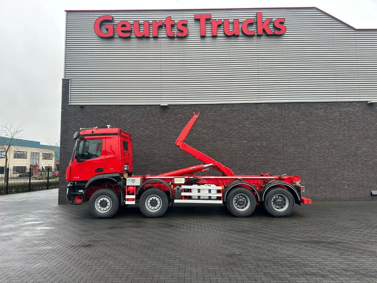 Mercedes-Benz Arocs 8X4 VDL S-30-6600 HAAKARMSYSTEEM/ABROLLKIP - Мултилифт с кука камион: снимка 1 Mercedes-Benz Arocs 8X4 VDL S-30-6600 HAAKARMSYSTEEM/ABROLLKIP - Мултилифт с кука камион: снимка 1