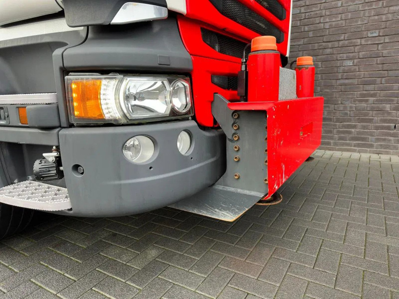 Лизинг на  Scania R520 V8 10X4 TRIDEM + F1650RA.2.28 + JIB L816 KR Scania R520 V8 10X4 TRIDEM + F1650RA.2.28 + JIB L816 KR: снимка 16