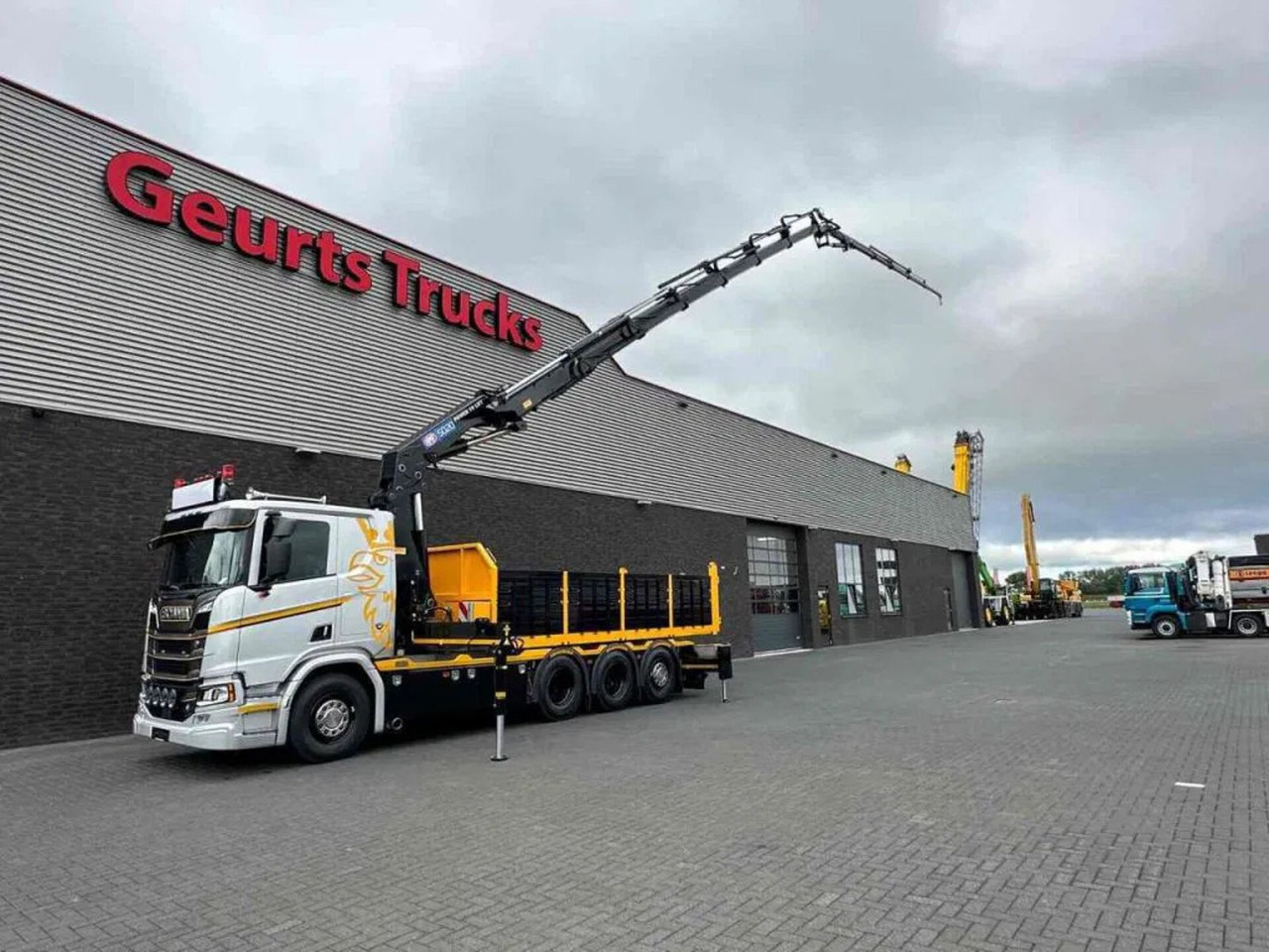 Scania R530 V8 NGS 8X4 TRIDEM MET HYVA 2Z KIPPER + HMF - Самосвал камион, Камион с кран: снимка 3 Scania R530 V8 NGS 8X4 TRIDEM MET HYVA 2Z KIPPER + HMF - Самосвал камион, Камион с кран: снимка 3