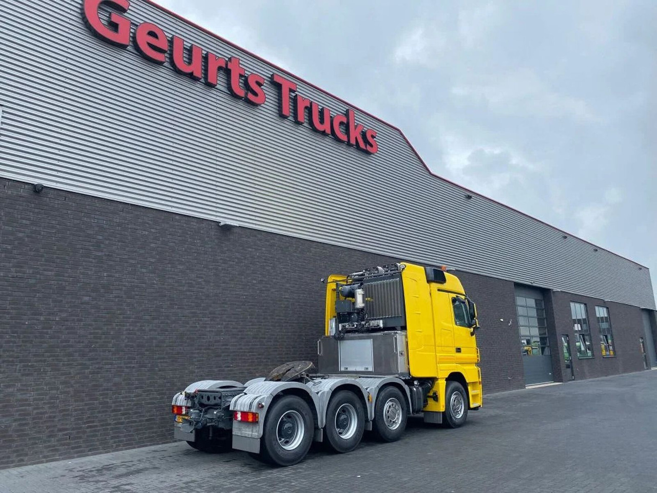 Mercedes-Benz Actros 4165 V8 8X4 SLT TITAN HEAVY DUTY TRACTOR - Влекач: снимка 5 Mercedes-Benz Actros 4165 V8 8X4 SLT TITAN HEAVY DUTY TRACTOR - Влекач: снимка 5