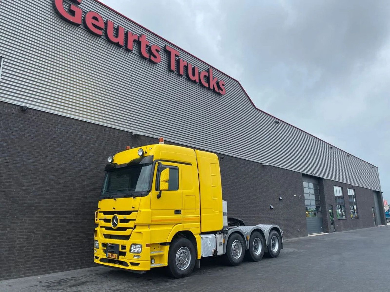 Mercedes-Benz Actros 4165 V8 8X4 SLT TITAN HEAVY DUTY TRACTOR - Влекач: снимка 2 Mercedes-Benz Actros 4165 V8 8X4 SLT TITAN HEAVY DUTY TRACTOR - Влекач: снимка 2