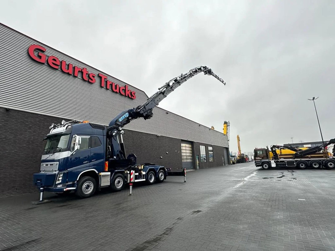Volvo FH 16.650 8X2 + EFFER 1855/8S + JIB 6S HEAVY DUT - Влекач: снимка 2 Volvo FH 16.650 8X2 + EFFER 1855/8S + JIB 6S HEAVY DUT - Влекач: снимка 2