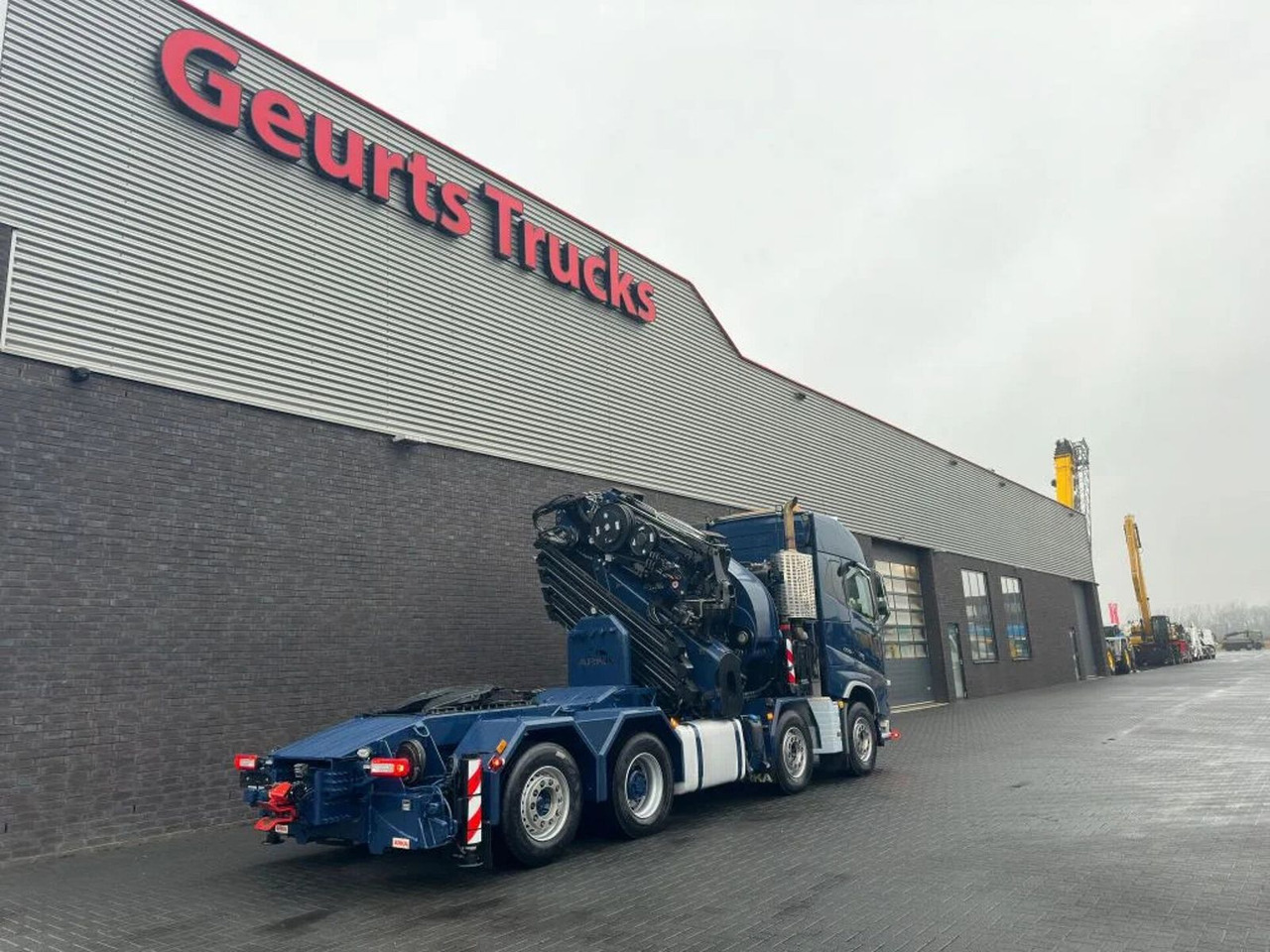 Лизинг на  Volvo FH 16.650 8X2 + EFFER 1855/8S + JIB 6S HEAVY DUT Volvo FH 16.650 8X2 + EFFER 1855/8S + JIB 6S HEAVY DUT: снимка 12