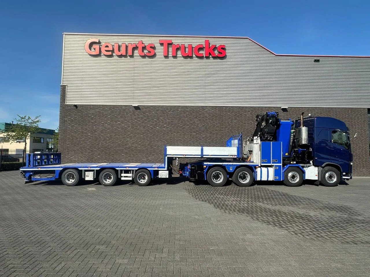 Volvo FH 540 8X4 TREKKER / BAKWAGEN MET PALFINGER PK13 - Камион с кран: снимка 4 Volvo FH 540 8X4 TREKKER / BAKWAGEN MET PALFINGER PK13 - Камион с кран: снимка 4