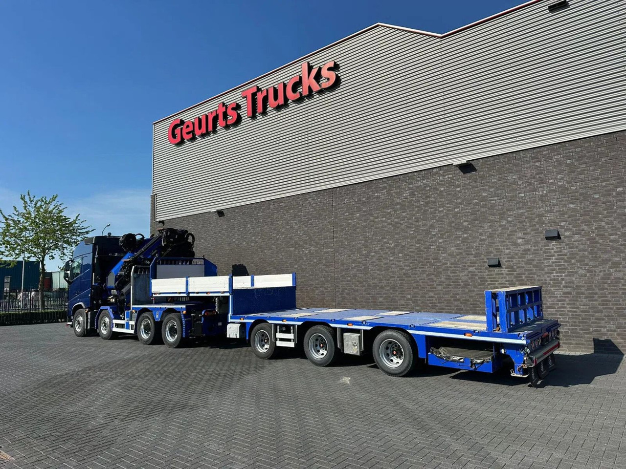 Volvo FH 540 8X4 TREKKER / BAKWAGEN MET PALFINGER PK13 - Камион с кран: снимка 3 Volvo FH 540 8X4 TREKKER / BAKWAGEN MET PALFINGER PK13 - Камион с кран: снимка 3