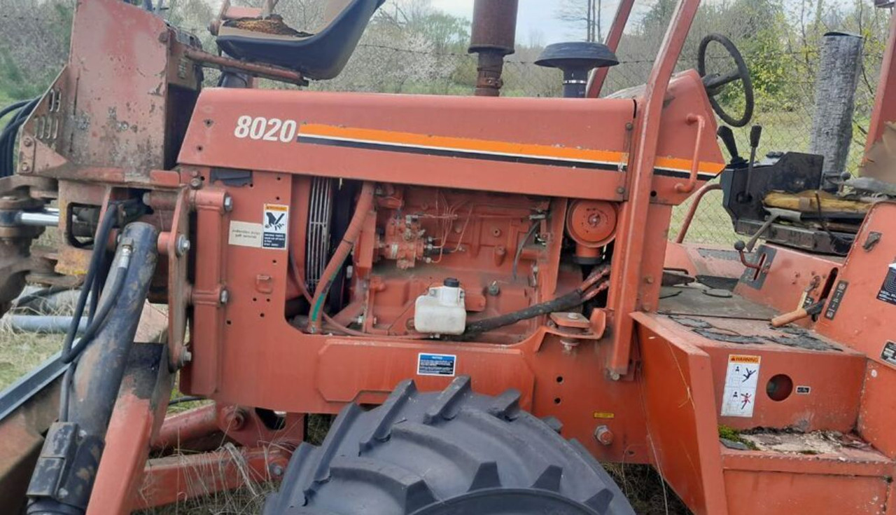 DITCH WITCH 8020 - Каналокопател: снимка 2 DITCH WITCH 8020 - Каналокопател: снимка 2