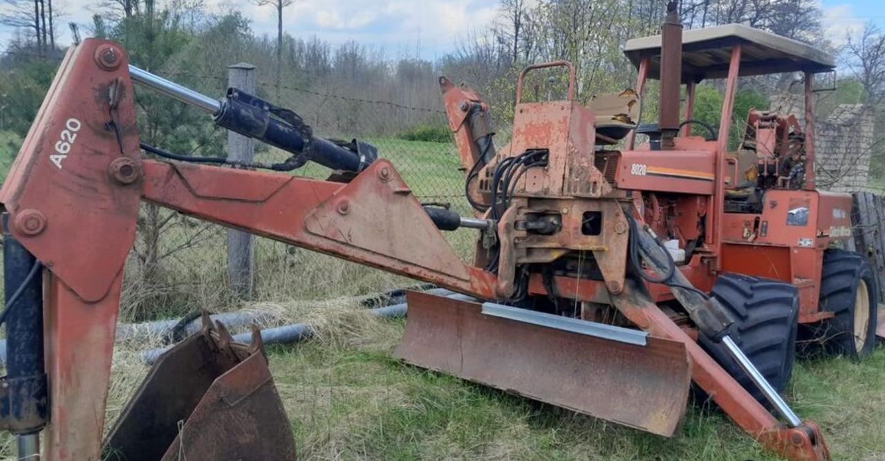DITCH WITCH 8020 - Каналокопател: снимка 1 DITCH WITCH 8020 - Каналокопател: снимка 1