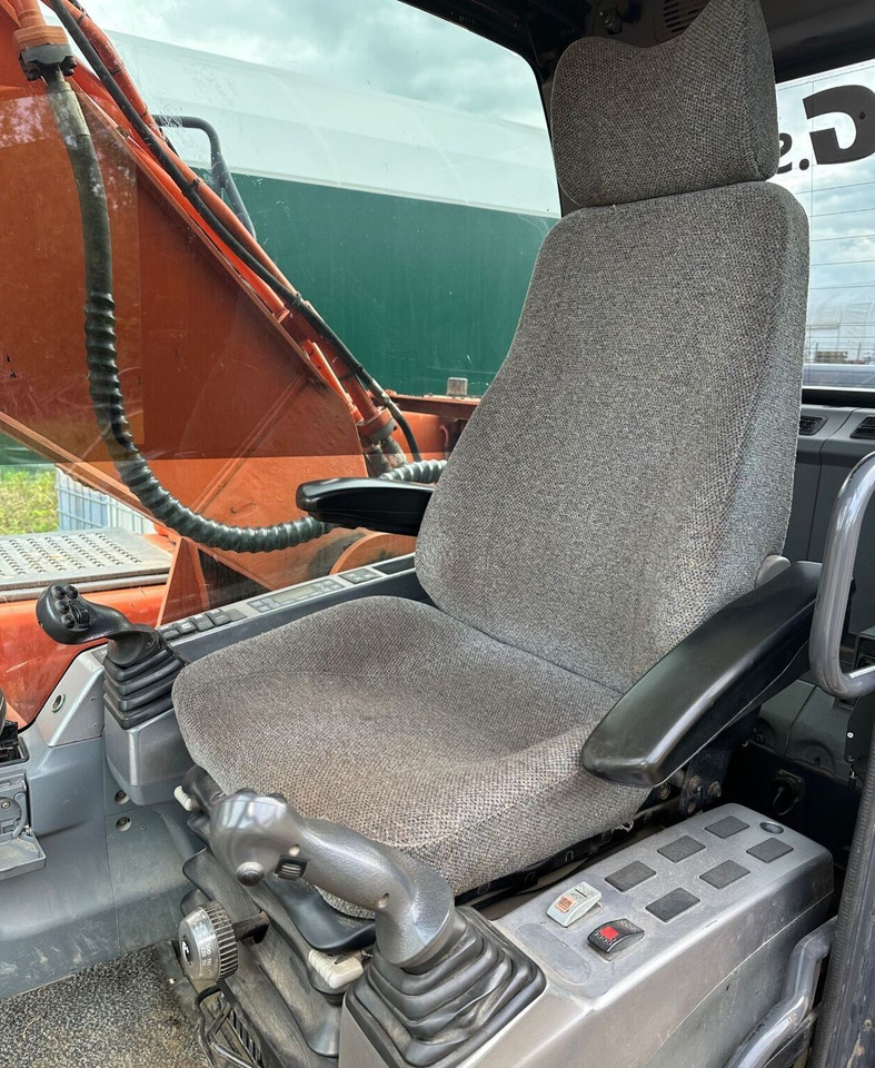 DOOSAN DX 225 LC - Верижен багер: снимка 4 DOOSAN DX 225 LC - Верижен багер: снимка 4