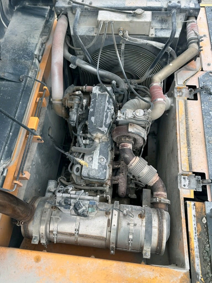 Hyundai R 300 - Верижен багер: снимка 4 Hyundai R 300 - Верижен багер: снимка 4