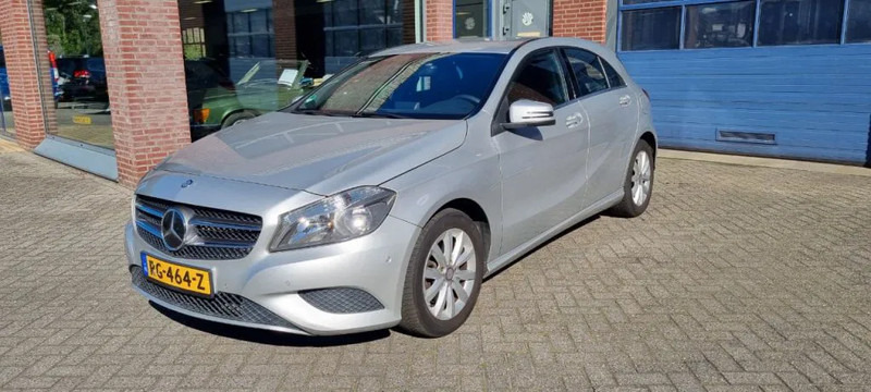 Mercedes-Benz A-Klasse 180 automaat.. 180 automaat - Хечбек: снимка 3 Mercedes-Benz A-Klasse 180 automaat.. 180 automaat - Хечбек: снимка 3