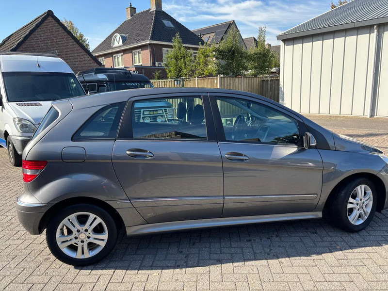 Mercedes-Benz B-Klasse B 180 Automaat Trekhaak - Лек автомобил: снимка 2 Mercedes-Benz B-Klasse B 180 Automaat Trekhaak - Лек автомобил: снимка 2
