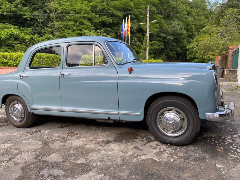 Mercedes-Benz ponton geheel gerestaureerd 180 - Лек автомобил: снимка 4 Mercedes-Benz ponton geheel gerestaureerd 180 - Лек автомобил: снимка 4