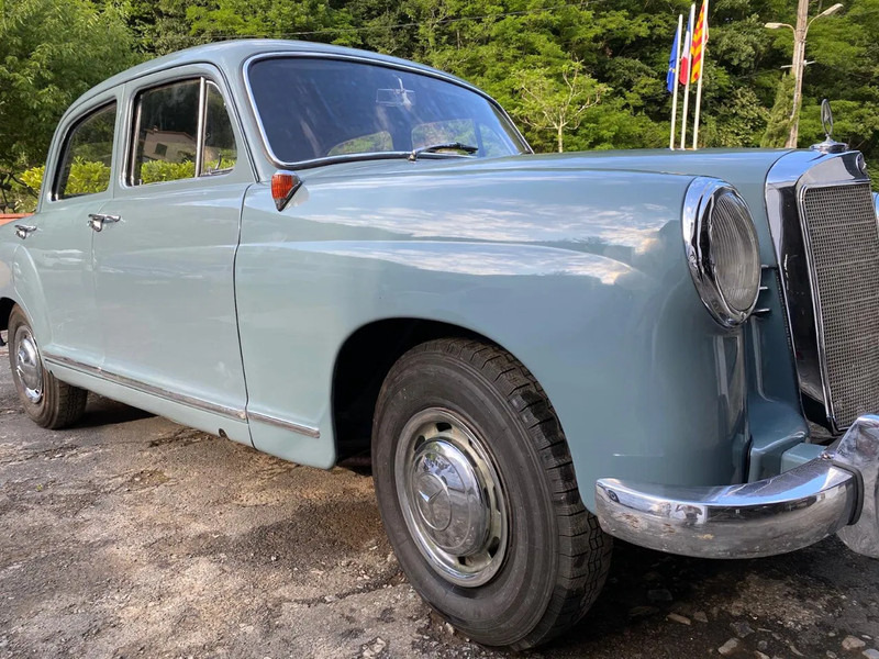Mercedes-Benz ponton geheel gerestaureerd 180 - Лек автомобил: снимка 2 Mercedes-Benz ponton geheel gerestaureerd 180 - Лек автомобил: снимка 2