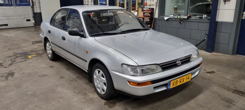 Toyota Corolla GXI 1.6. autom... Limited - Лек автомобил: снимка 2 Toyota Corolla GXI 1.6. autom... Limited - Лек автомобил: снимка 2