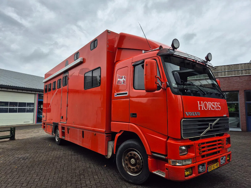Volvo FH 12.... 380pk luchtgeveerd voor en achteras - Камион за коне: снимка 4 Volvo FH 12.... 380pk luchtgeveerd voor en achteras - Камион за коне: снимка 4