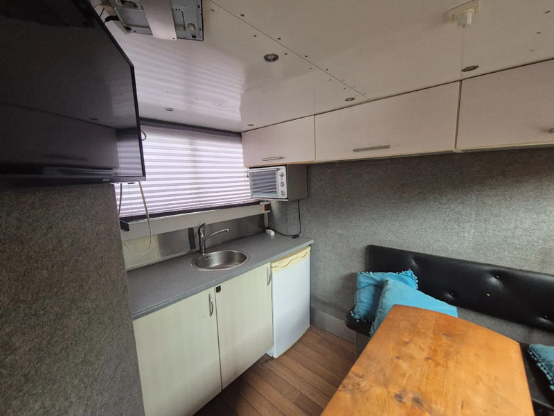 Volvo FH 12.... 380pk luchtgeveerd voor en achteras - Камион за коне: снимка 5 Volvo FH 12.... 380pk luchtgeveerd voor en achteras - Камион за коне: снимка 5