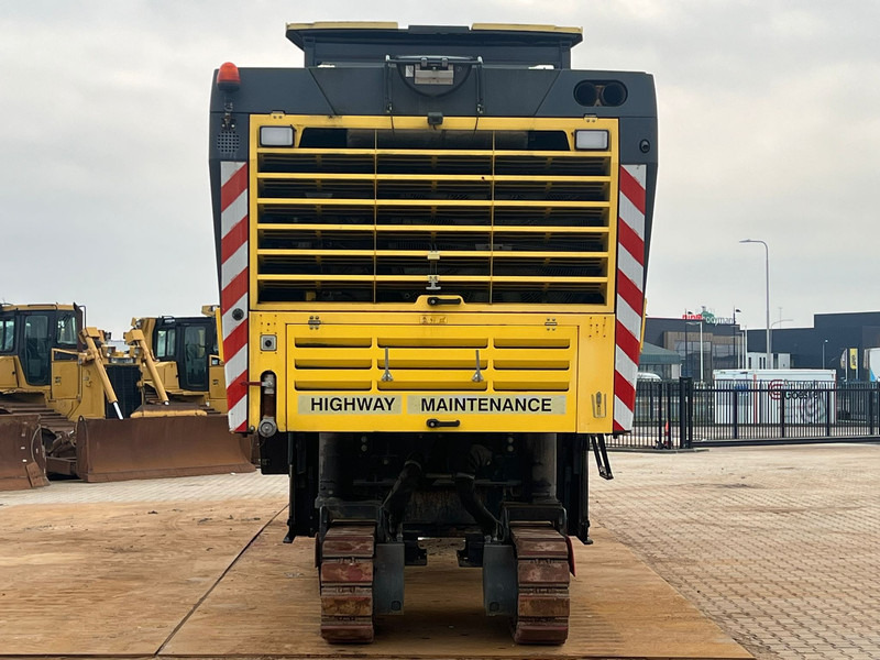 Bomag BM2000/75 Cold Planer - Техника за слагане на асфалт: снимка 4 Bomag BM2000/75 Cold Planer - Техника за слагане на асфалт: снимка 4