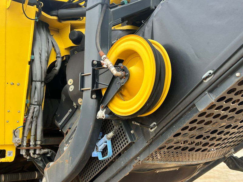 Техника за слагане на асфалт Bomag BM2000/75 Cold Planer: снимка 15 Техника за слагане на асфалт Bomag BM2000/75 Cold Planer: снимка 15