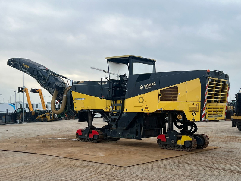 Bomag BM2000/75 Cold Planer - Техника за слагане на асфалт: снимка 2 Bomag BM2000/75 Cold Planer - Техника за слагане на асфалт: снимка 2