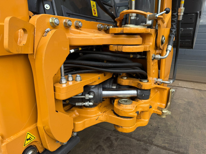 Нови Багер-товарач Case 570SV A/C 4x4 Telescopic boom: снимка 13