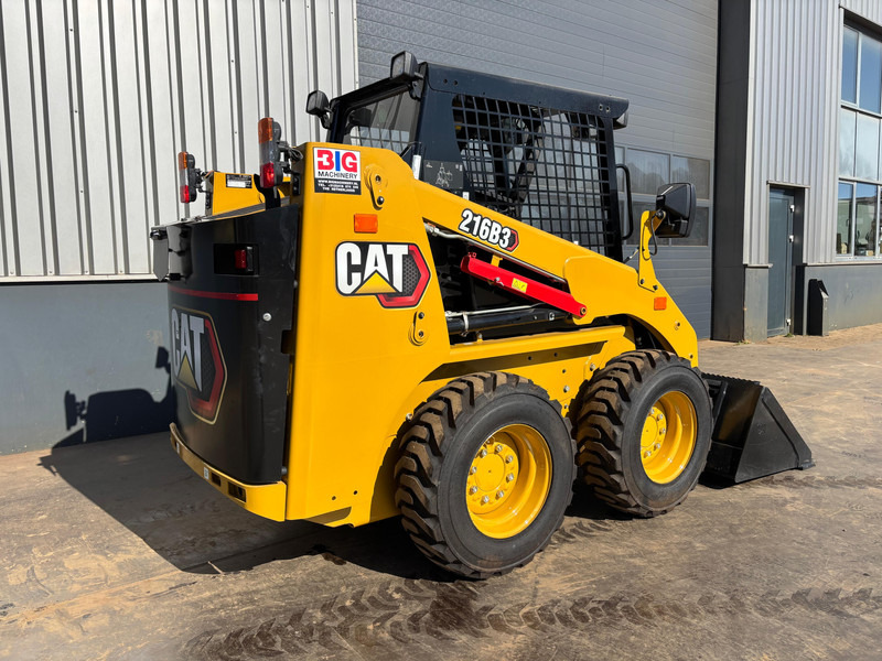 Caterpillar 216B3 - Товарач: снимка 5 Caterpillar 216B3 - Товарач: снимка 5