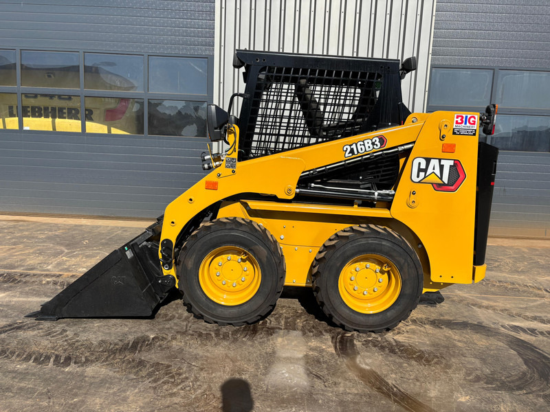 Caterpillar 216B3 - Товарач: снимка 2 Caterpillar 216B3 - Товарач: снимка 2