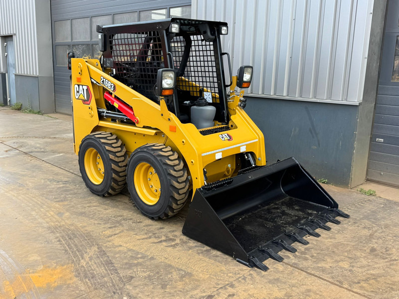 Caterpillar 216B3 - Товарач: снимка 5 Caterpillar 216B3 - Товарач: снимка 5