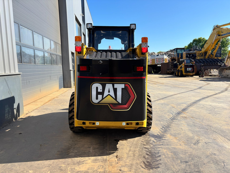 Caterpillar 216B3 - Товарач: снимка 4 Caterpillar 216B3 - Товарач: снимка 4