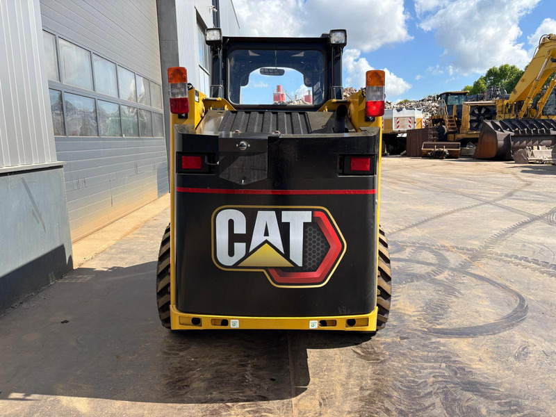 Caterpillar 216B3 - Товарач: снимка 4 Caterpillar 216B3 - Товарач: снимка 4