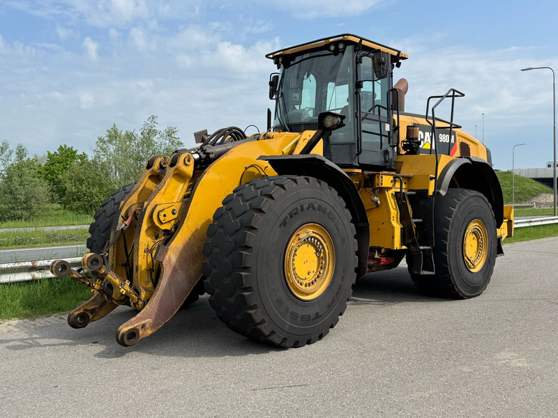 Caterpillar 980M - Колесен товарач: снимка 2 Caterpillar 980M - Колесен товарач: снимка 2