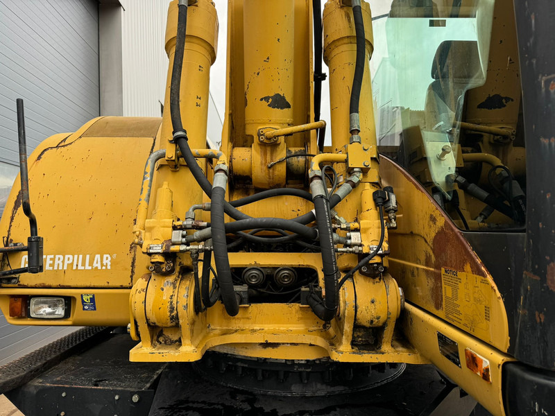 Колесен багер Caterpillar M322C - Hydraulic stabilizers / VA Triple boom / CE-certified,: снимка 18